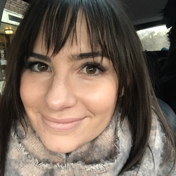 Meet your Posher, Ashley - Picture 1 of 1